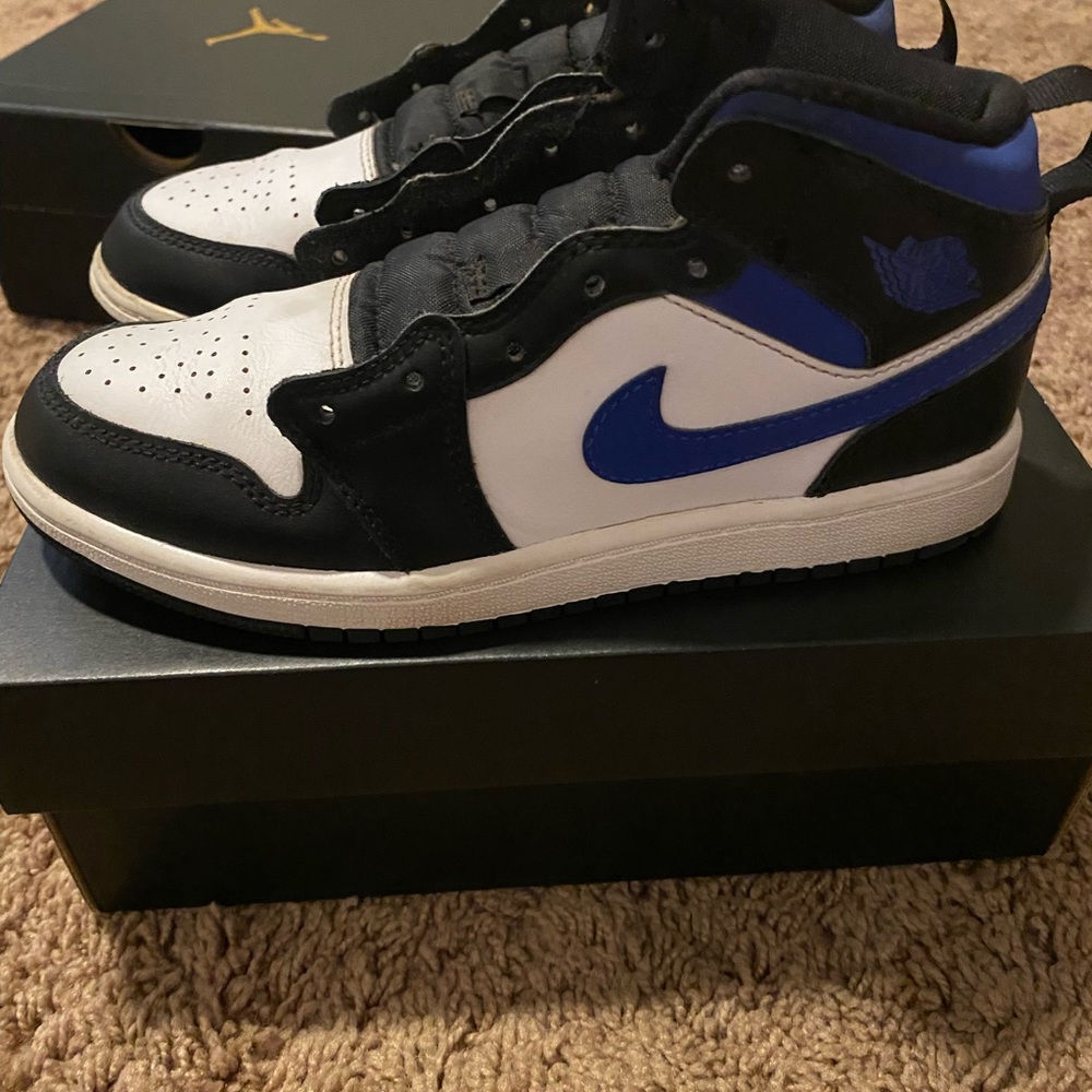 Jordan 1 mid